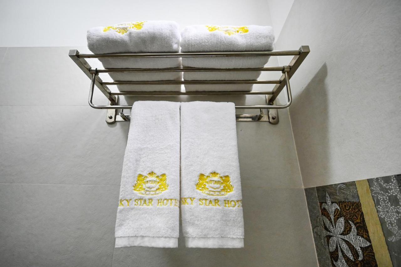 Sky Star Hotel Thành Pho Ho Chí Minh Esterno foto